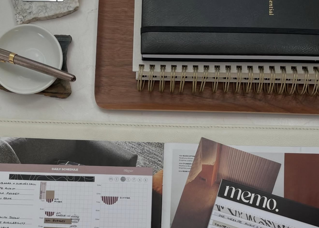 <h1><span style="text-decoration:underline"><em>Shop the look</em></span></h1>